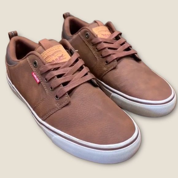 NEW Mens Levi’s brown vegan leather low top sneakers Sz 9.5
